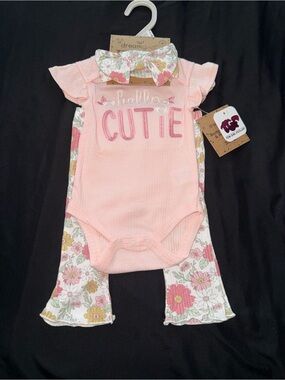 Dream Girl Pink 'Hello Cutie' Baby One-Piece Bodysuit Set